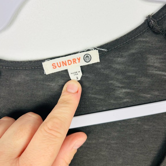 Sundry black/ dark gray  Number 5 T-Shirt Graphic Tee Size 2 - Picture 3 of 6